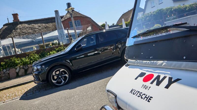 Expertin: Sylt-Video Normalisierung rechtsextremer Inhalte Ein kurzer Video-Clip wird zigfach in den sozialen Medien geteilt, junge Gäste einer Party grölen zu einem Pop-Hit rassistische Parolen, ein Mann macht eine Geste, die an den Hitlergruß denken lässt.