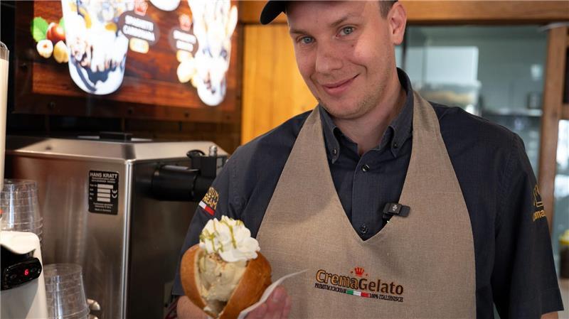 Sommertrend ‚25? Eis im Brioche-Brötchen Ein leckerer Sommertrend: Eis in Brioche-Brötchen.