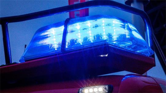 Ein leerer Linienbus fängt Feuer. (Symbolbild)