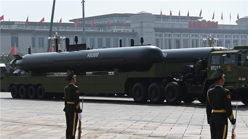 China protzt mit Waffenschau - Xi im Bund mit Putin und Kim Ein neues Drohnen-U-Boot hat bei der Parade für Aufsehen gesorgt.