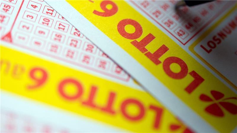 Ein noch unbekannter Glückspilz hat beim Lotto „6 aus 49“ am Heiligabend knapp eine Million Euro gewonnen. (Symbolbild)