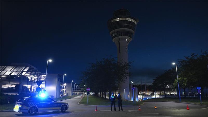 Nach Feueralarm verlängerter Flugbetrieb in München Ein technisches Bauteil konnte als Ursache für den Alarm gefunden werden.