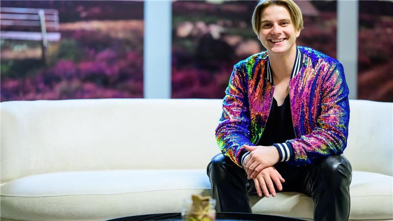 Vincent Gross spielt Gastrolle in Telenovela „Rote Rosen“ Ein überheblicher Influencer - Sänger Vincent Gross über seine Rolle in der ARD-Telenovela „Rote Rosen“.