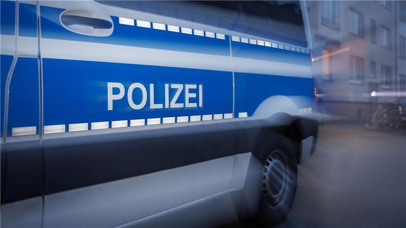 Ein verdächtiger Mann wird nach einer Brandserie im Landreis Holzminden von der Polizei gefasst. (Symbolbild)