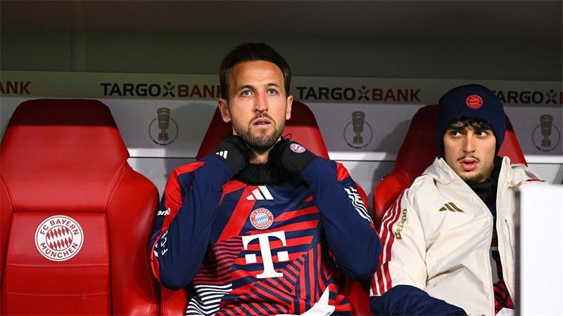 Ein warmer Bank-Platz für Harry Kane nach der „epischen“ Ballon d’Or-Nacht in London. 