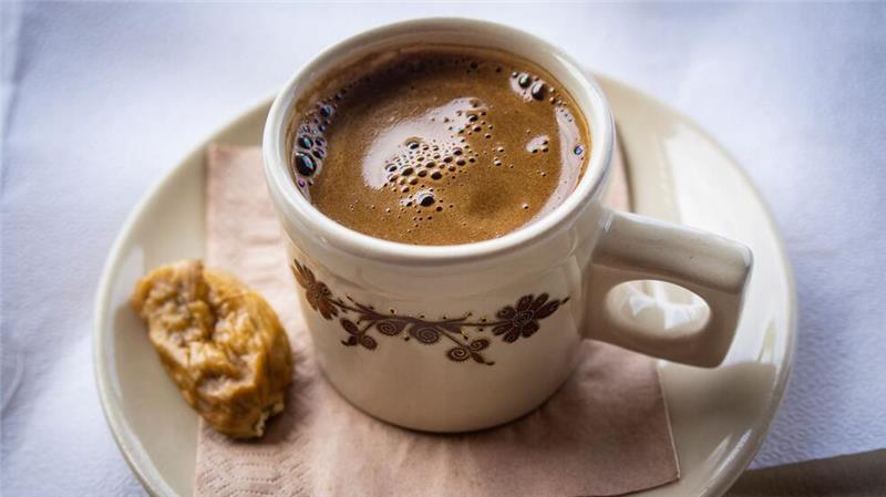 Gurken, Chemnitz, Abstinenz: Was 2025 angesagt sein könnte Ein warmes, üppiges Braun ist für das Pantone-Institut die Trendfarbe 2025 - auch „Mocha Mousse“ genannt. (Symbolbild)