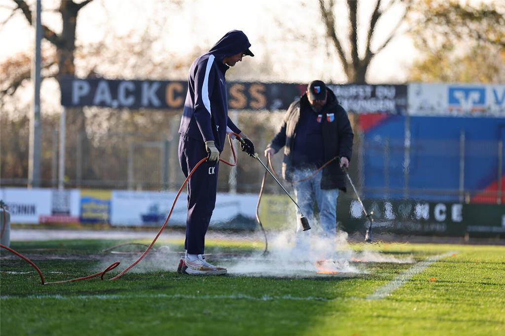 Eindrücke vom Heimspiel SV Drochtersen/Assel gegen FSV Schöningen am 22.11.2025.