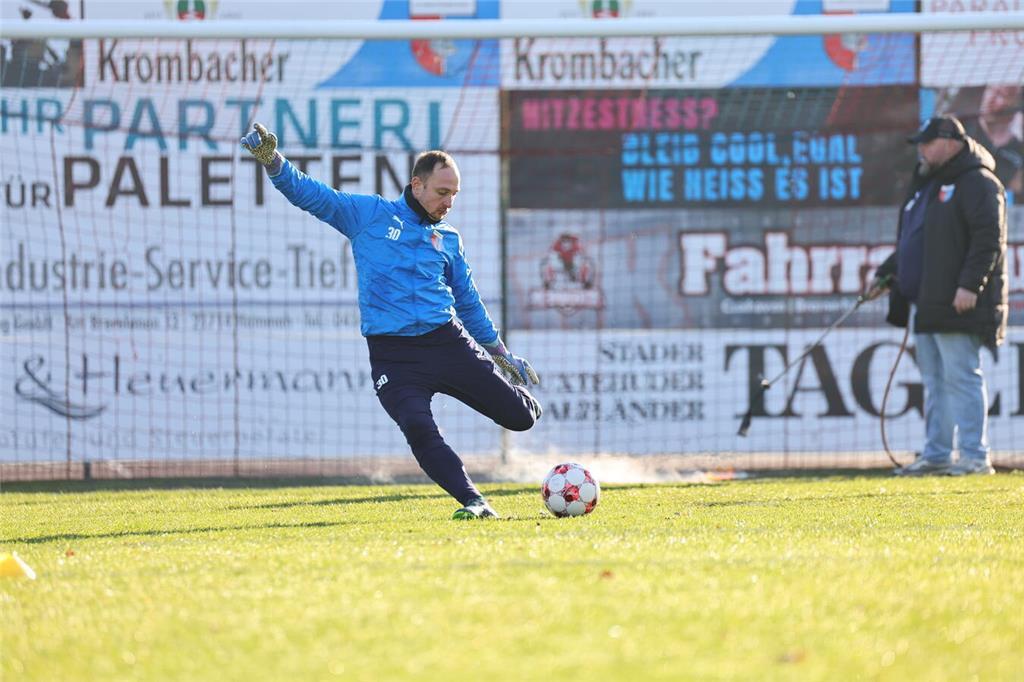 Eindrücke vom Heimspiel SV Drochtersen/Assel gegen FSV Schöningen am 22.11.2025.