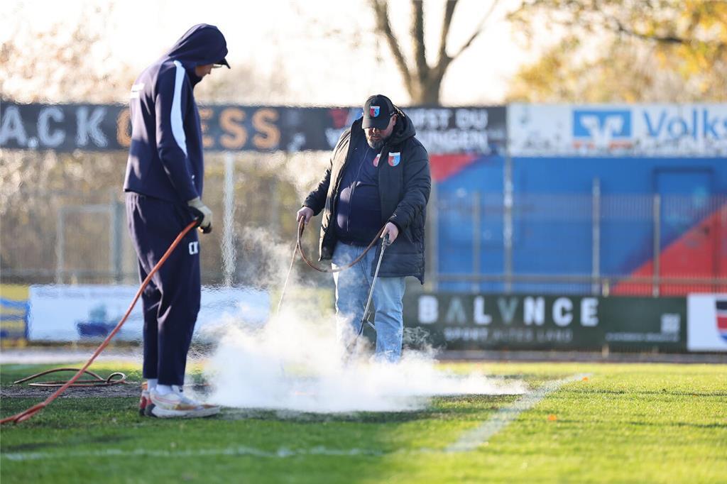 Eindrücke vom Heimspiel SV Drochtersen/Assel gegen FSV Schöningen am 22.11.2025.