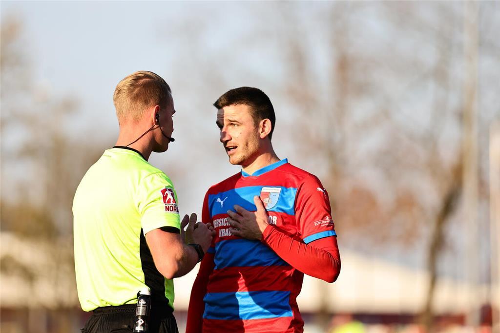 Eindrücke vom Heimspiel SV Drochtersen/Assel gegen FSV Schöningen am 22.11.2025.