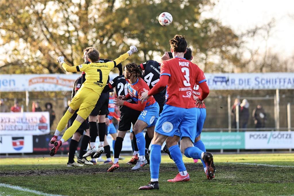 Eindrücke vom Heimspiel SV Drochtersen/Assel gegen FSV Schöningen am 22.11.2025.