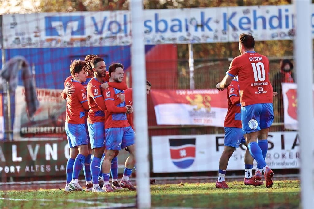Eindrücke vom Heimspiel SV Drochtersen/Assel gegen FSV Schöningen am 22.11.2025.