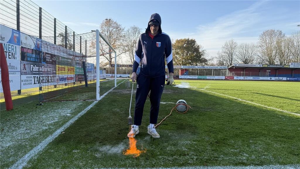 Eindrücke vom Heimspiel SV Drochtersen/Assel gegen FSV Schöningen am 22.11.2025.
