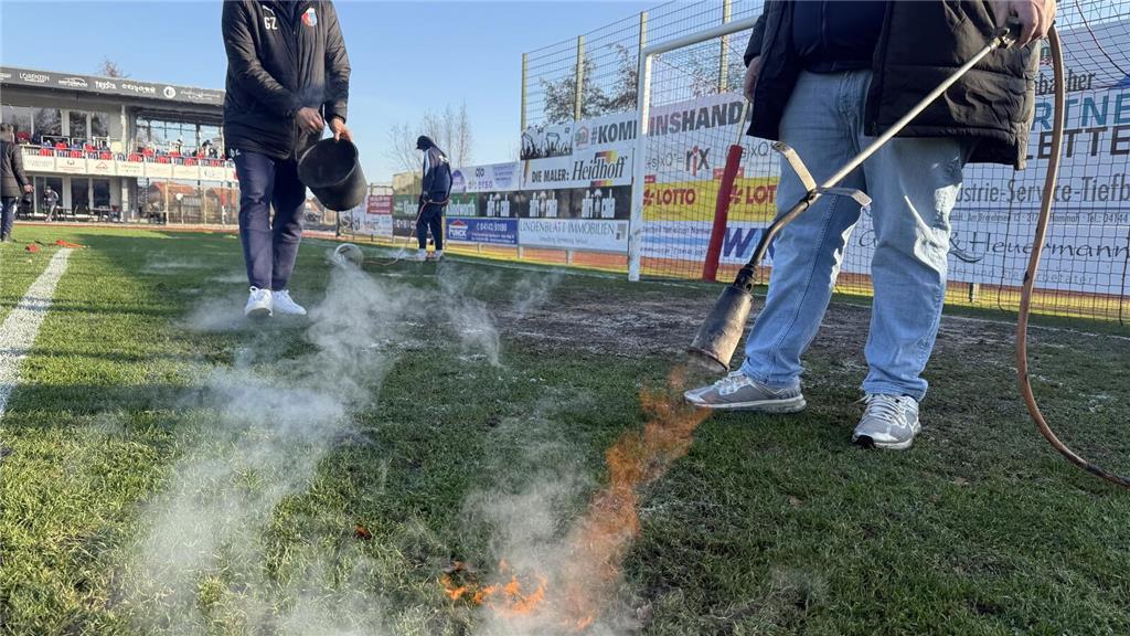 Eindrücke vom Heimspiel SV Drochtersen/Assel gegen FSV Schöningen am 22.11.2025.