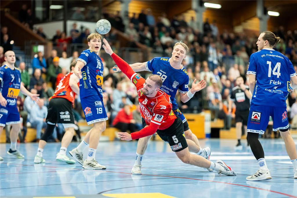 Eindrücke vom Spiel VfL Fredenbeck - OHV Aurich.