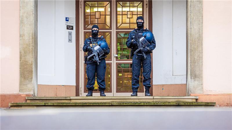 Reue gezeigt: Syrien-Rückkehrerin erhält Bewährungsstrafe Eine 42 Jahre alte frühere Islamistin wurde wegen ihrer Beteiligung an der Terrormiliz IS vom Oberlandesgericht Celle verurteilt. (Archivbild)