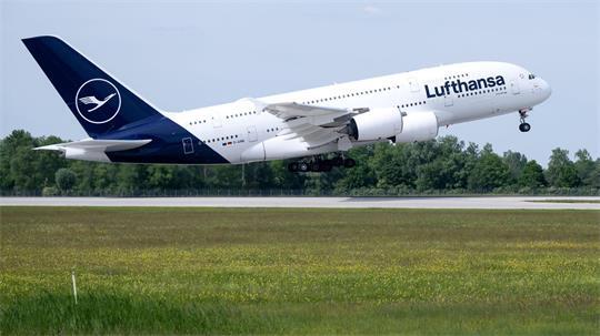 Eine A380 setzte am Montagabend zu früh auf (Archivbild). 
