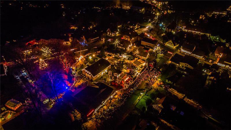 Brennende Bude auf dem Christkindmarkt? Alarm für die Feuerwehr Eine Alarmmeldung sorgte am Samstag für einen Schreckmoment bei der Himmelpfortener Feuerwehr.