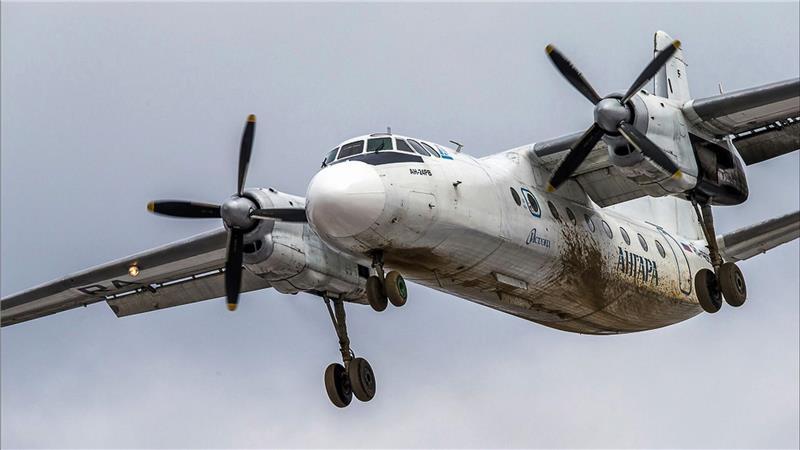 Flugzeugabsturz in Russland: Was wir wissen - was nicht Eine An-24-Passagiermaschine ist abgestürzt. (Archivbild)