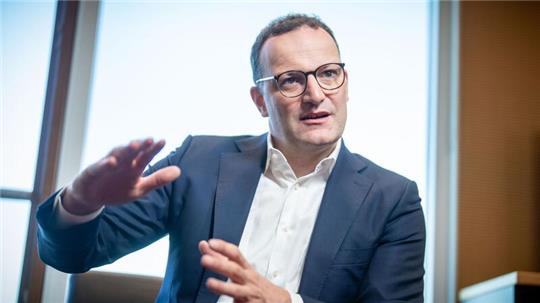 Eine Aufarbeitung der Corona-Politik täte auch der Gesellschaft gut, findet Jens Spahn.