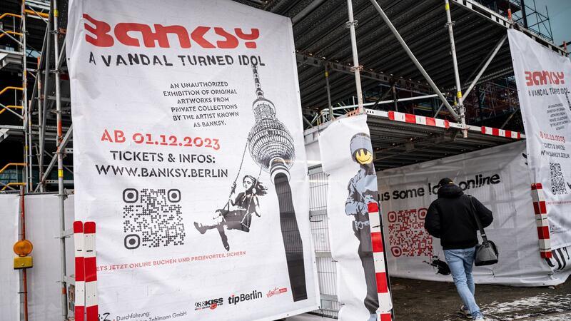 Der bekannte Unbekannte - Ausstellung zu Banksy Eine Ausstellung in Berlin widmet sich dem unbekannten Streetart-Künstler Banksy.