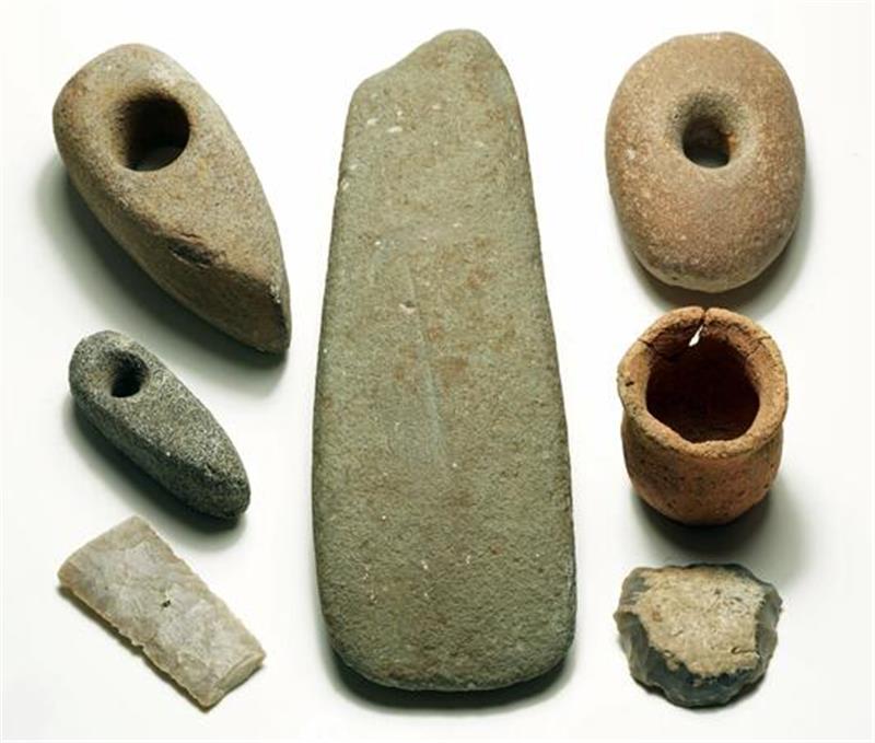 Eine Auswahl archäologischer Funde aus Oersdorf: Sie sind zum Teil mehr als 5000 Jahre alt.