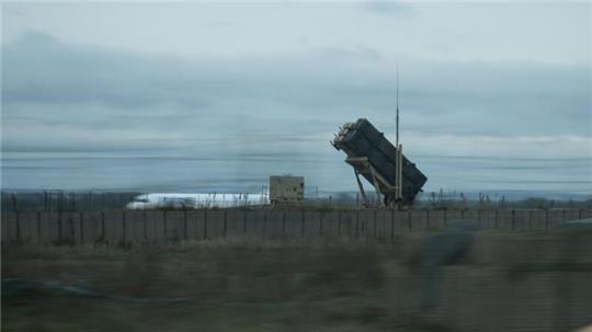 Eine Batterie des Flugabwehrraketensystems Patriot zur Luftraumüberwachung am polnischen Flughafen Jasionka.