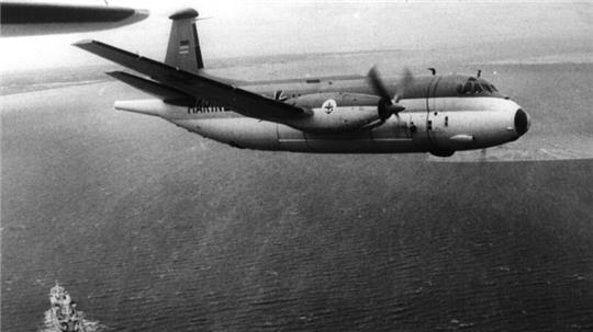 Eine Breguet Atlantic im Flug über der Nordsee. Der Marine-Fernaufklärer wurde 1963 durch den Verbund SECBAT (Societé Européene pour la construction du Breguet Atlantique) von den Mitgliedsländern Frankreich, den Niederlanden, Belgien und Deutschland beschafft. Die Breguet überwachte die See, indem sie gegnerische Seestreitkräfte aus der Luft aufklärte. Sie wurde auch als U-Boot-Jagd-Flugzeug und als Messflugzeug bei der Erfassung elektromagnetischer Signale eingesetzt (Quelle: Bundeswehr).