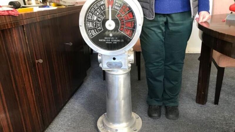 Kleinanzeigen kurios: Das sind die 9 skurrilsten Inserate aus dem Kreis Cuxhaven Eine Cuxhavenerin will im Netz einen japanischen Schiffsmaschinentelegrafen verkaufen.