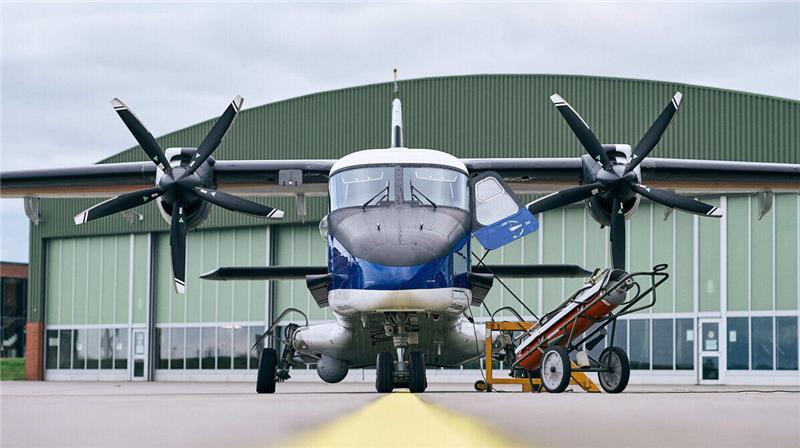 Eine Dornier 228 (Do 228) steht auf dem Marinefliegerstützpunkt Nordholz. Das Havariekommando verfügt über zwei dieser Propellermaschinen.