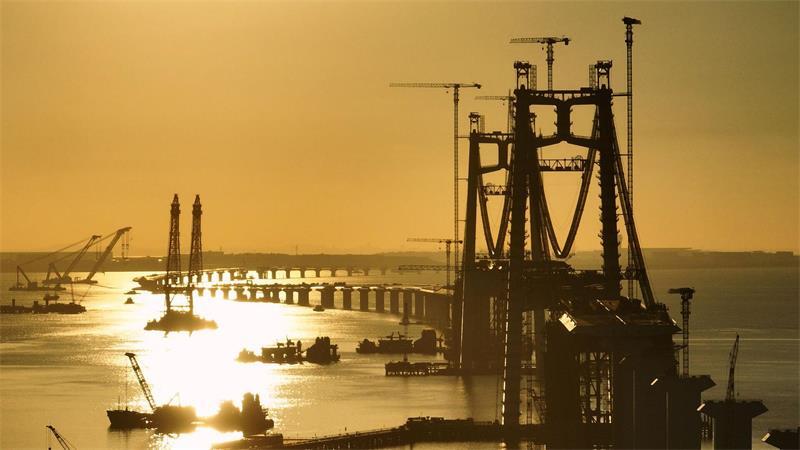 Eine Drohnenaufnahme zeigt die Baustelle der Xiamen-Kinmen-Brücke in der südostchinesischen Provinz Fujian.