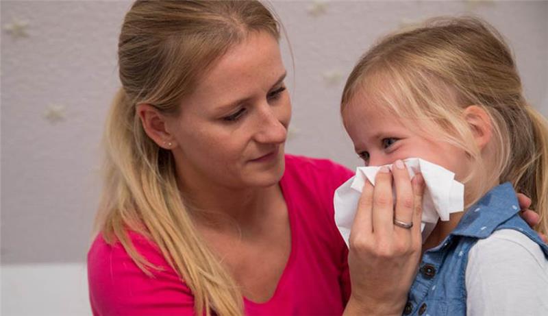 Eine Erkältung im Sommer ist für Kinder unangenehm. Fotos: dpa