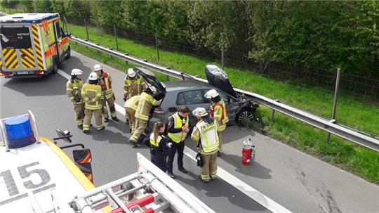 Eine Fahrerin eines Golf GTE ist auf der A26 bei Stade in die Leitplanken gefahren.