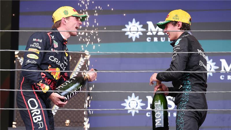 Norris‘ Kampf um Anerkennung auf dem Weg zum WM-Triumph Eine Fahrt von Max Verstappen (l) für den Titel Weltmeister der Herzen.