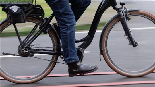 Eine Frau hat sich bei Bremervörde schwer verletzt. (Symbolbild)