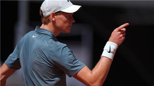 Eine Gruppe von Topspielern, darunter Jannik Sinner, soll die Preisgeld-Debatte im Tennis neu entfacht haben. (Archivbild)