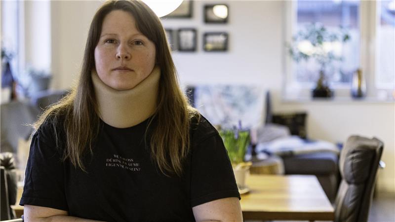 Eine Halskrause ist für Tanja Eweleit ein ständiger Begleiter geworden.