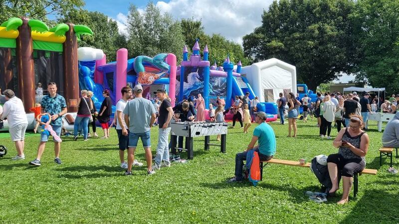 Mehr als 50 Ferienspaß-Angebote und Hüpfburgen-Festival auf Krautsand Eine Höhepunkt des Ferienspaß wird das Hüpfburgen-Festival.