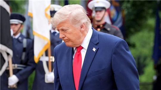 Eine Lagebesprechung im Weißen Haus endete Berichten zufolge ohne eine Entscheidung von Trump. 