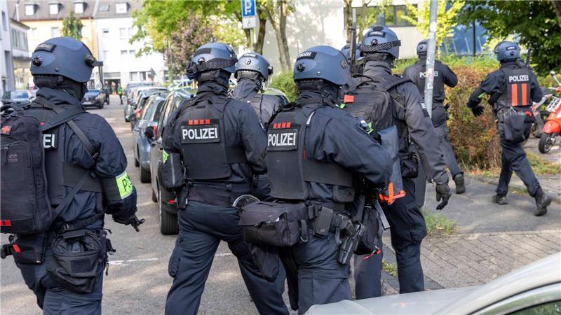 Tatverdächtiger nach Messerangriff auf Lehrerin gefasst Eine Lehrerin wurde an der Schule verletzt.