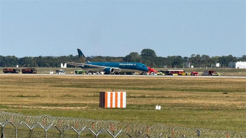 Eine Maschine der Vietnam Airlines Maschine ist kurz nach ihrem Start vom Münchner Flughafen dort wieder gelandet. 