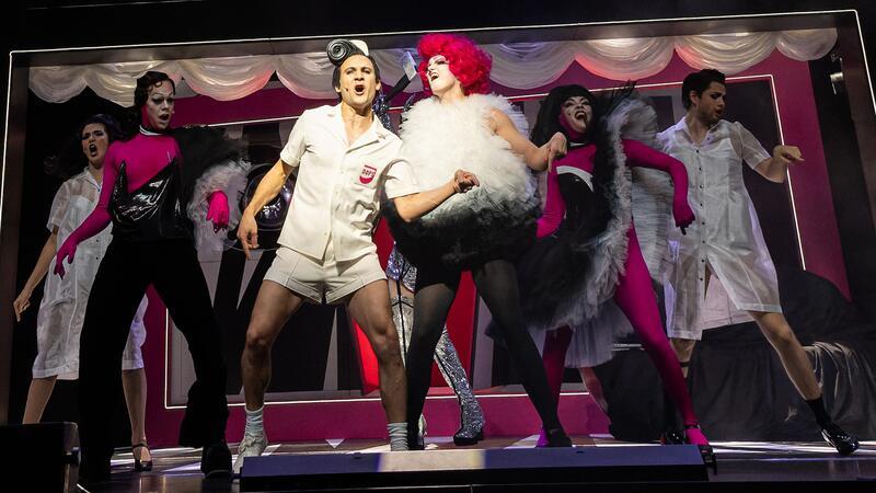 Eine Mischung aus Trash und Extravaganz, Horror und Science-Fiction: The Rocky Horror Show kommt auf die Stadeum-Bühne.