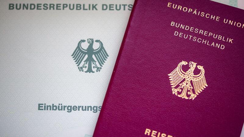 Eine Mitarbeiterin der Ausländerbehörde soll Gebühren veruntreut haben. (Symbolfoto) 