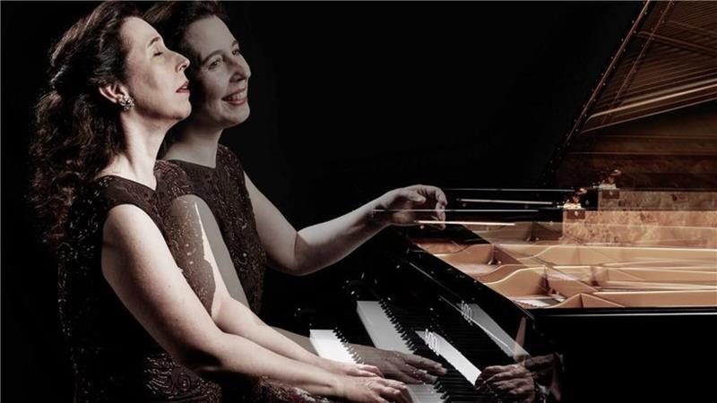 Eine Pianistin von Weltrang in der Region: Angela Hewitt spielt Bach im Pferdestall von Schloss Agathenburg.