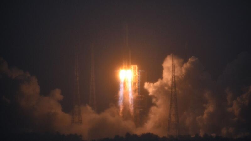 Eine Rakete vom Typ „Langer Marsch-5 Y8“ mit dem Raumschiff „Chang’e 6“ an Bord startete am 3. Mai auf dem Weltraumbahnhof Wenchang in China.
