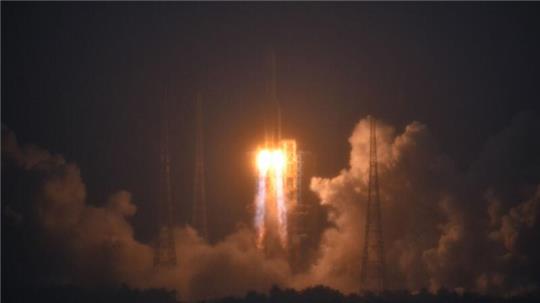 Eine Rakete vom Typ „Langer Marsch-5 Y8“ mit dem Raumschiff „Chang’e 6“ an Bord startete am 3. Mai auf dem Weltraumbahnhof Wenchang in China.