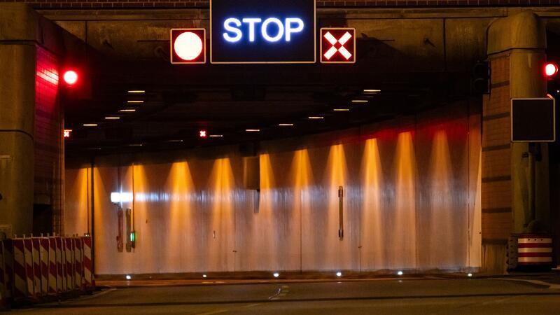 Eine Röhre des Tunnels ist derzeit gesperrt. (Symbolbild)
