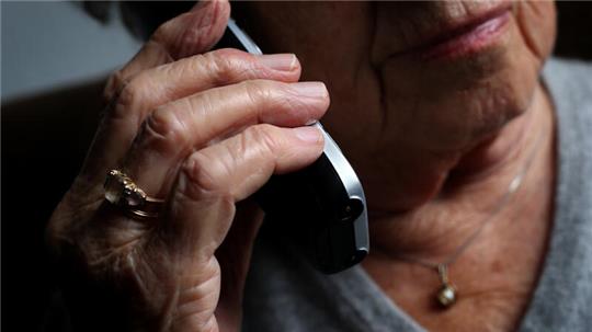 Eine Seniorin aus dem Nachbarkreis fühlt sich abgezockt. (Symbolbild)