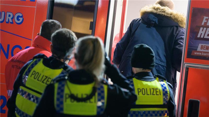 Eine Seniorin ist nach einem Autounfall in Hamburg gestorben. (Symbolbild)