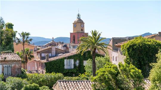 Eine Stadtansicht von Saint-Tropez in Südfrankreich. (Archivbild)